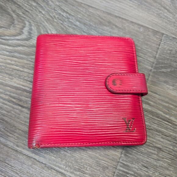 Louis Vuitton Red Leather Epi Leather Bi Fold Wallet Womens‎ - Picture 1 of 16